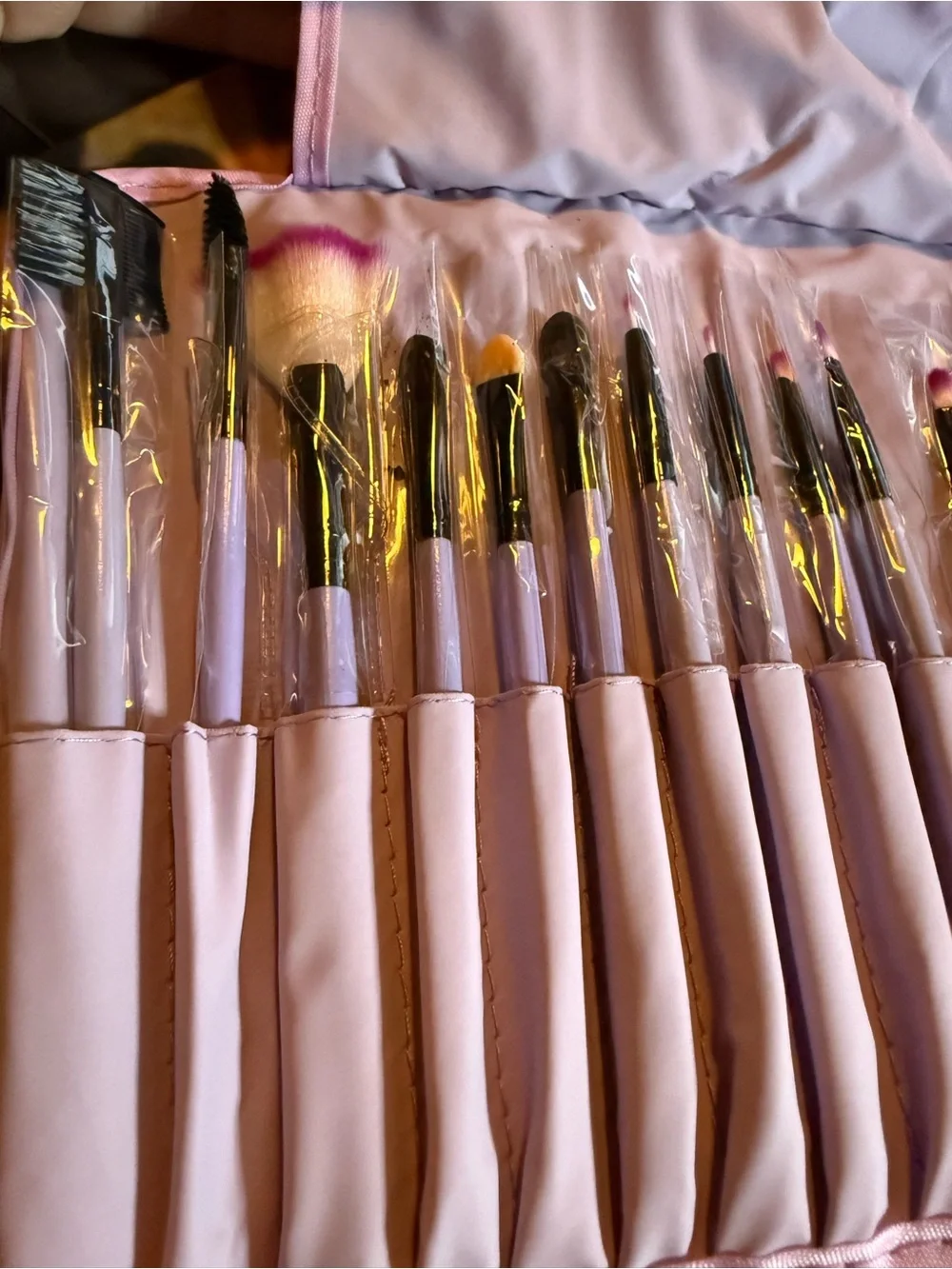 Yuwaku Purple Roll-Up 32 piece Brush Organizer